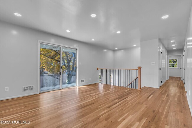 Building Photo - 16 Burdge Dr