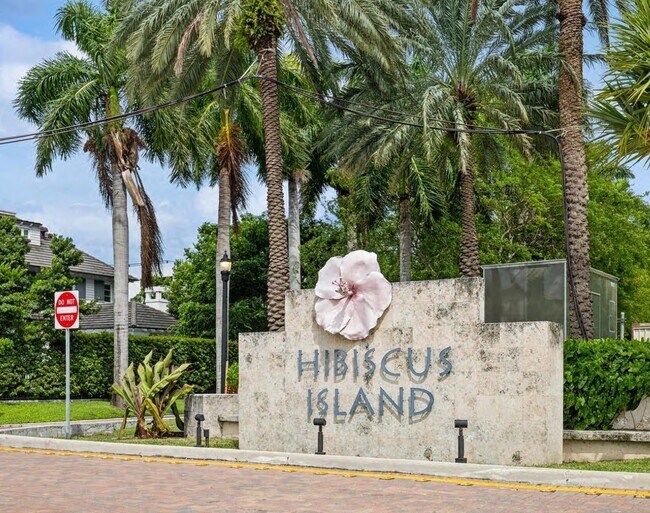 Building Photo - Hibiscus Condo