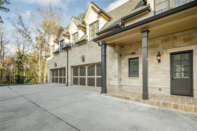 Building Photo - 35 Mt Paran Rd NW
