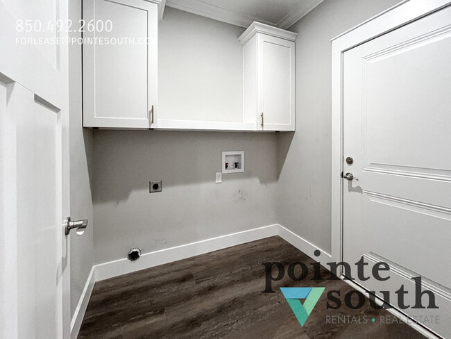Building Photo - 8101 Carmel Cir