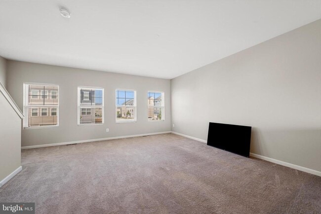 Building Photo - 303 Starry Way Dr