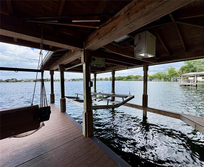 Building Photo - 438 Lakeview Ave