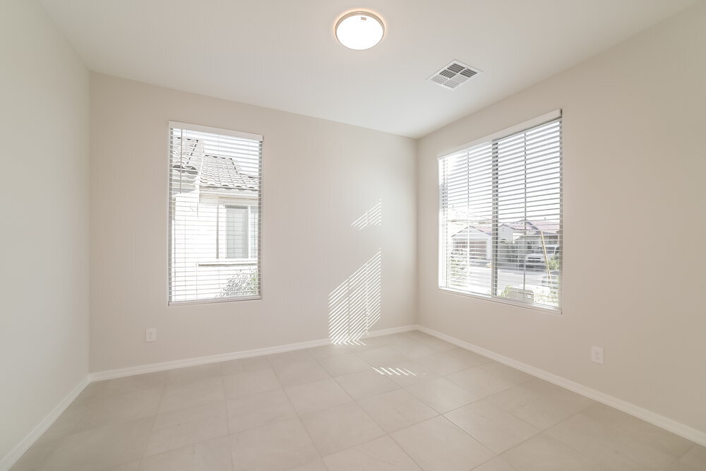 Building Photo - 19818 W Palo Verde Dr