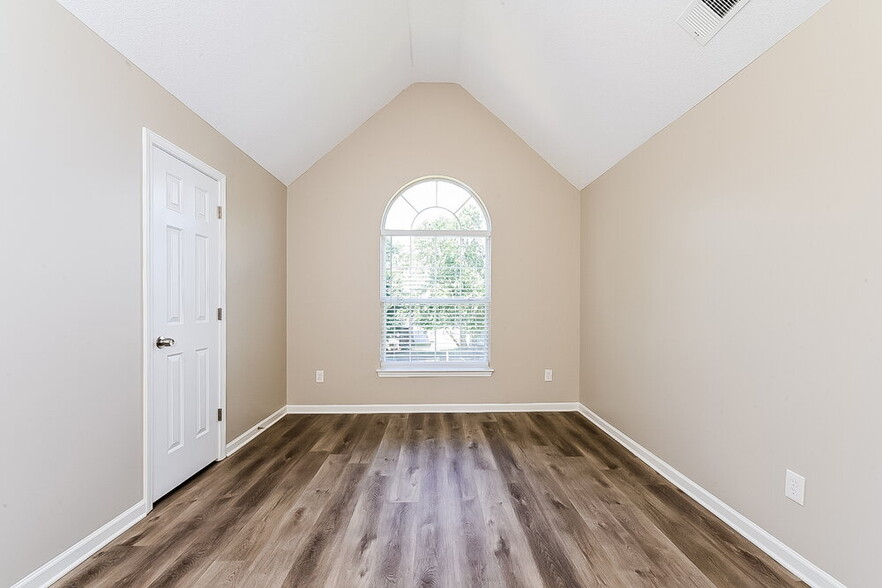 Building Photo - 130 Bellington Dr