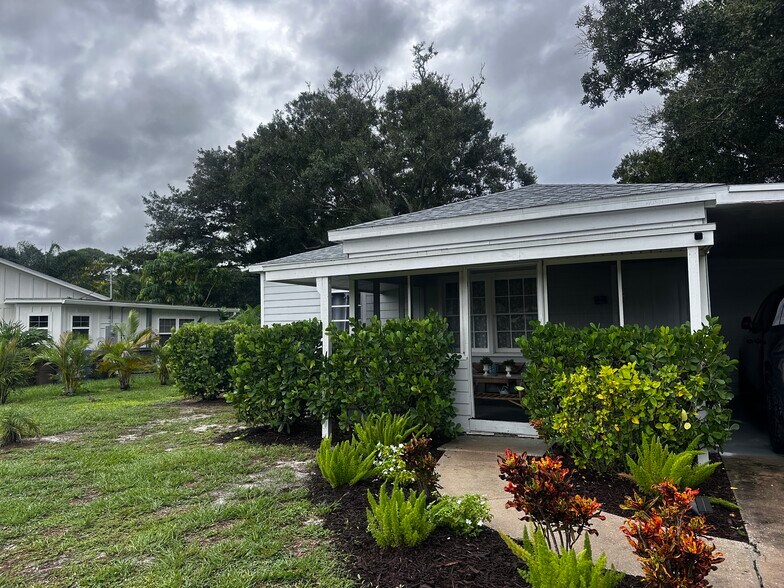 Primary Photo - 2515 Vero Beach Ave