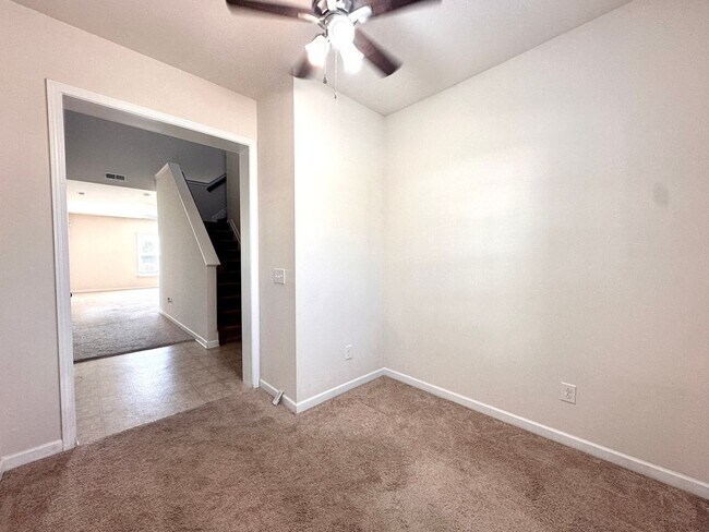 Building Photo - **MOVE IN SPECIAL!**Beautiful 3BR/2.5BA Home in Charlotte!