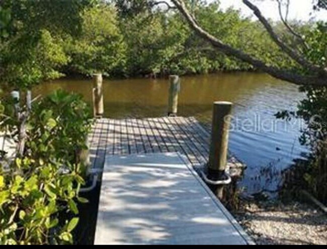 Building Photo - 865 Waterside Ln