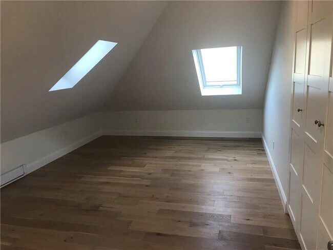 Building Photo - 445 Broadway