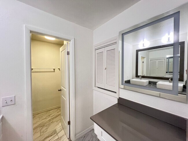 Building Photo - Perfect Home waiting for you!