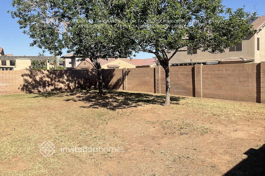 Building Photo - 15949 W Mauna Loa Ln