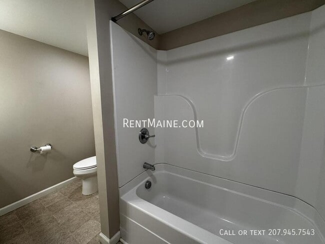 Building Photo - 2 Danielson St