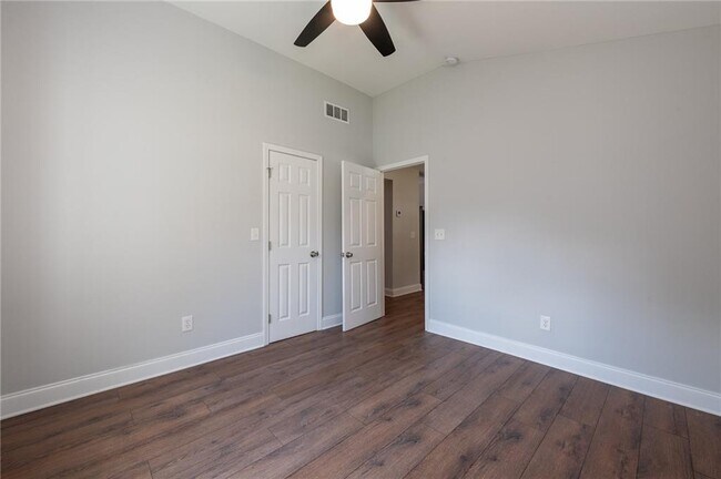 Building Photo - 331 Camilla Cir SW