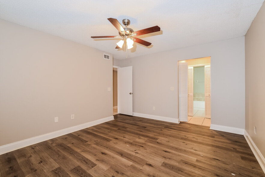 Building Photo - 5360 Rocking Horse Pl