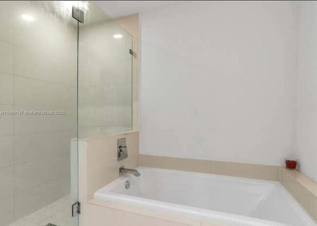 Building Photo - 1100 S Miami Ave