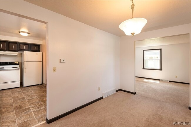 Building Photo - 407 Kaymar Dr