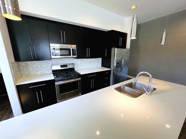 Building Photo - 1524 Blodgett St