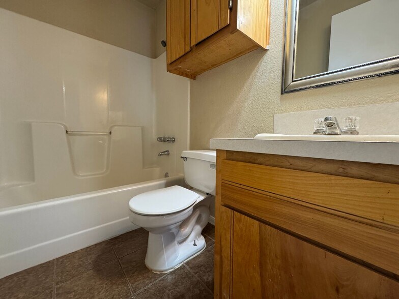 Building Photo - 310 W Washington Ave