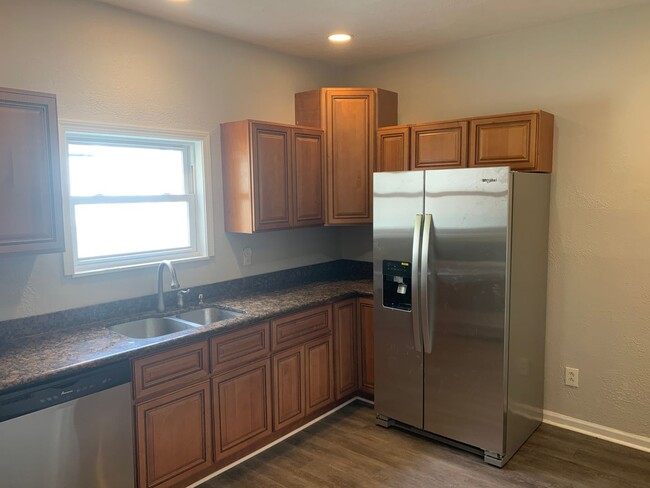 Building Photo - North Shore - 4 BR, 2 Bath with High-End K...