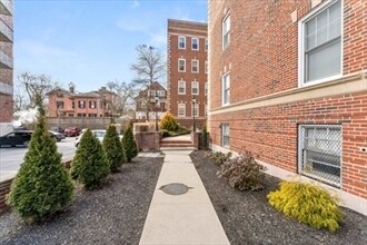 Building Photo - 20 Concord Ave