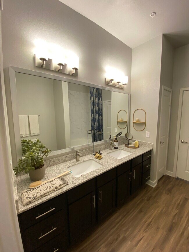 Building Photo - 2501 Marshall St