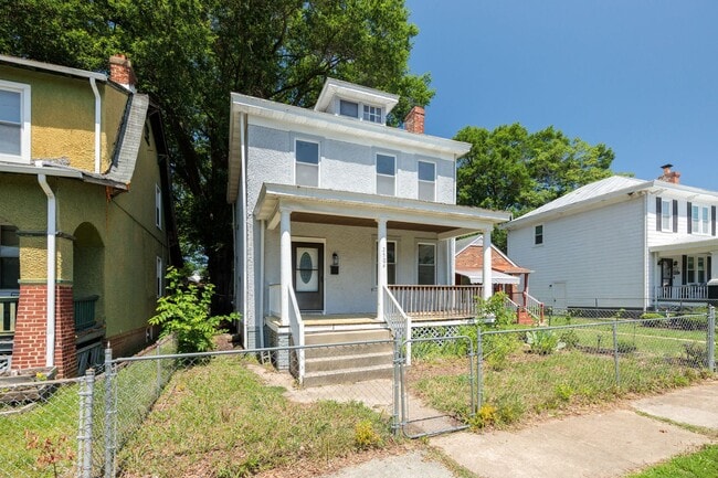 Primary Photo - PRICE DROP on Completely Renovated 3 Bedro...