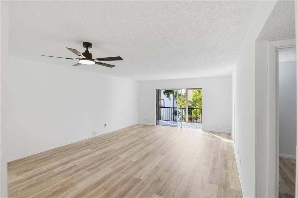 Building Photo - 6101 N Falls Circle Dr