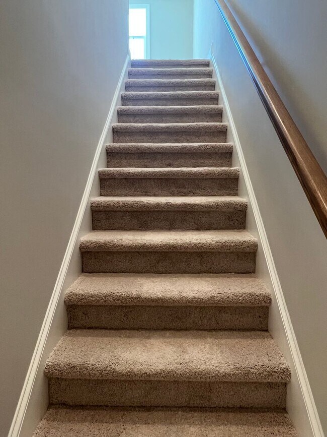 Building Photo - Lovely 3 BR Townhouse in Washington Square...