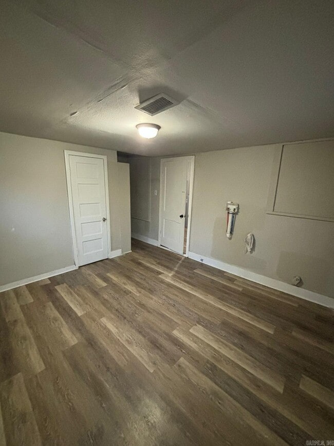 Building Photo - 124 College Park Cir