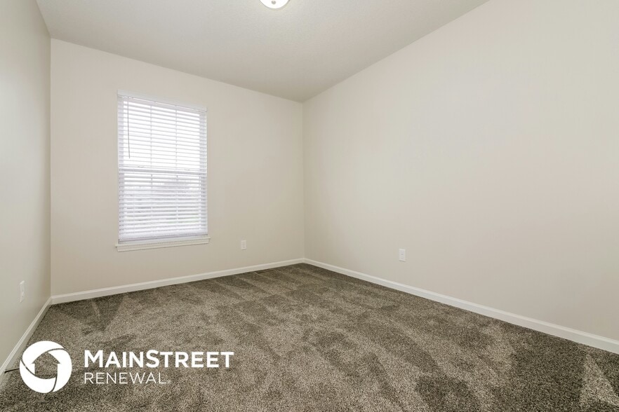 Building Photo - 10511 N Ditman Ave