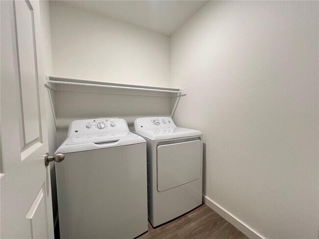 Building Photo - 521 NW 69th Ave