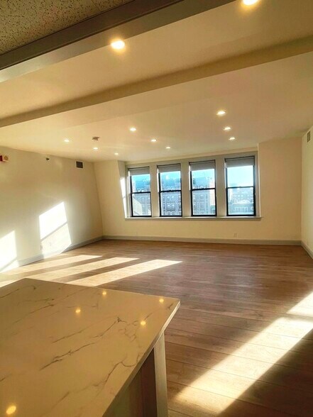 Building Photo - 475 MA-2