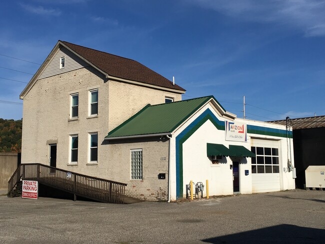 Building Photo - 1512 Front St
