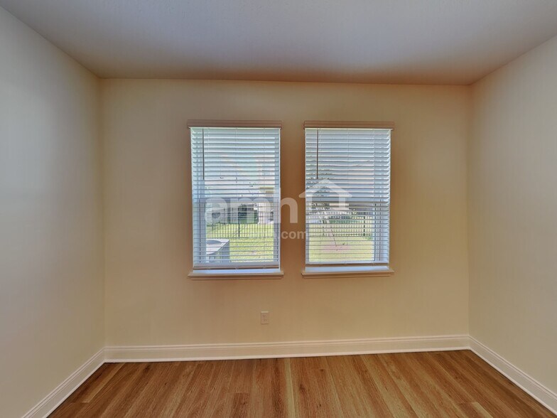Building Photo - 983 Grafton Ridge Dr