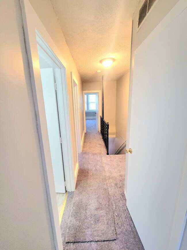 Building Photo - 602 Powell St