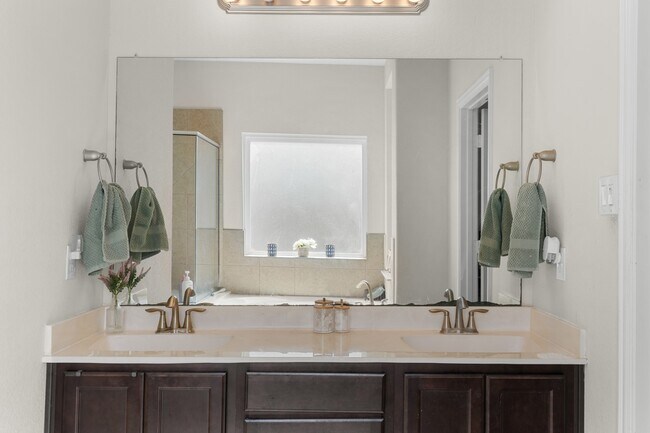 Building Photo - 2314 Red Slate Dr