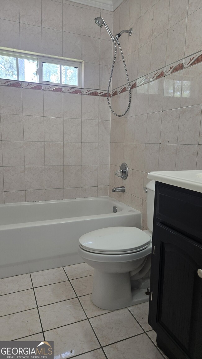 Building Photo - 391 Hidden Valley Dr SE