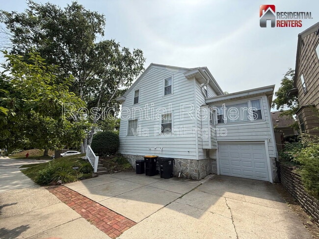 Building Photo - 2185 N 70th St