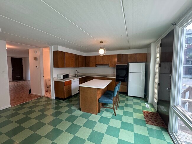 Building Photo - 5140 S Dorchester Ave