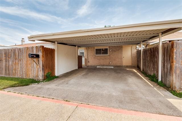 Building Photo - 12 E Creek Dr
