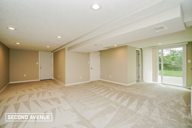 Building Photo - 588 Catskill Dr