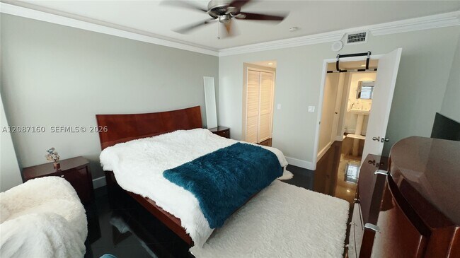 Building Photo - 4010 Galt Ocean Dr