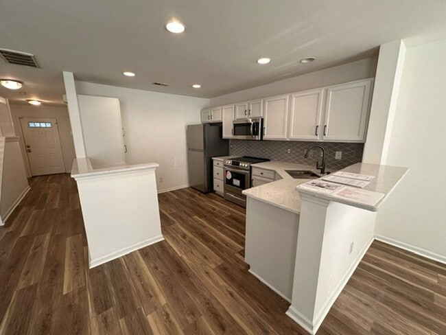 Building Photo - Townhouse / Stoney Creek