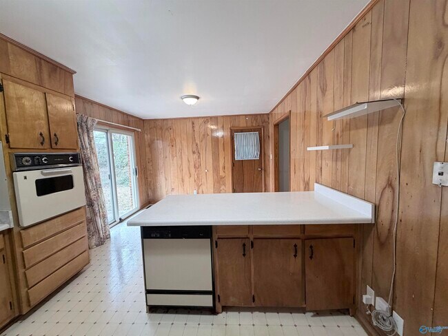 Building Photo - 330 Jack Coleman Dr NW