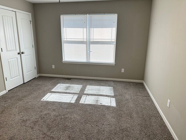 Building Photo - 2 Bed | 2 Bath | 1 Car Attached Villa with Unfinished Basement