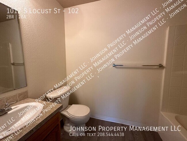 Building Photo - Lovely townhome-style apartment in Nampa