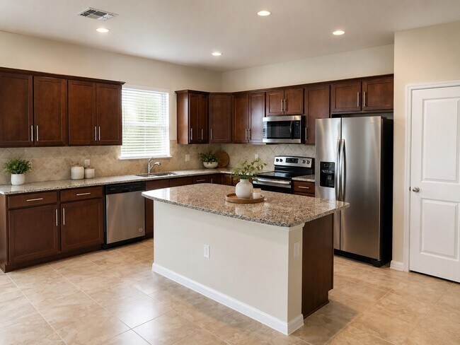 Building Photo - 4 Bedroom, 2 Bath Home in Whaley Creek