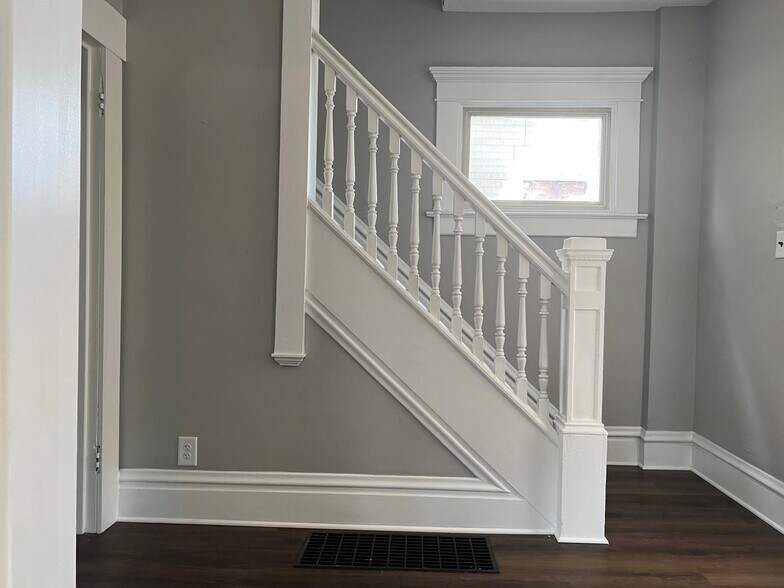 Front Entrance and Stairs to 2nd Floor - 244 E Oakland Ave