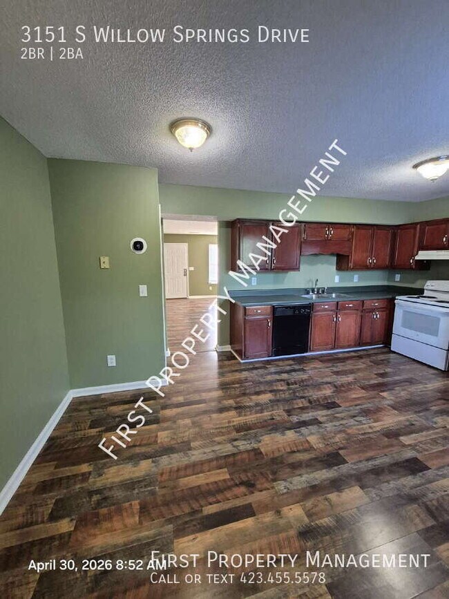 Building Photo - 3151 Willow Springs Dr NE