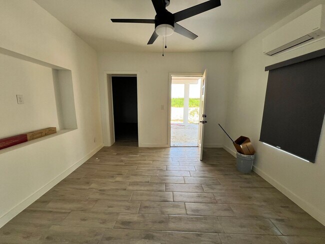 Building Photo - Charming Country Side Home