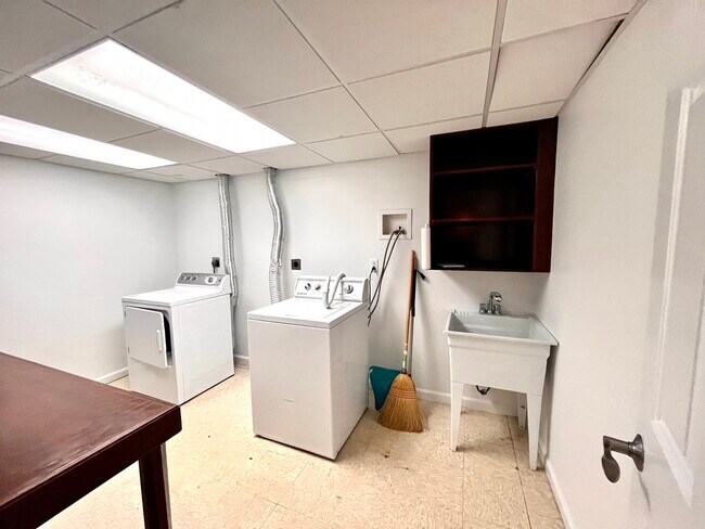 Laundry room - 56 Red Coat Rd